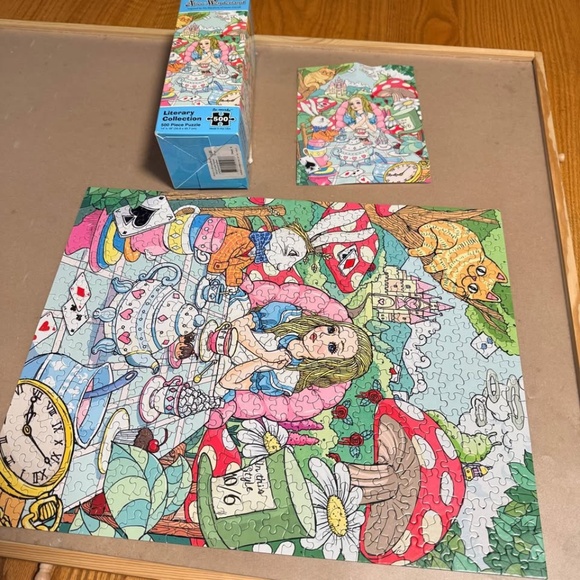 Alice in Wonderland 500 piece puzzle - Picture 3 of 3